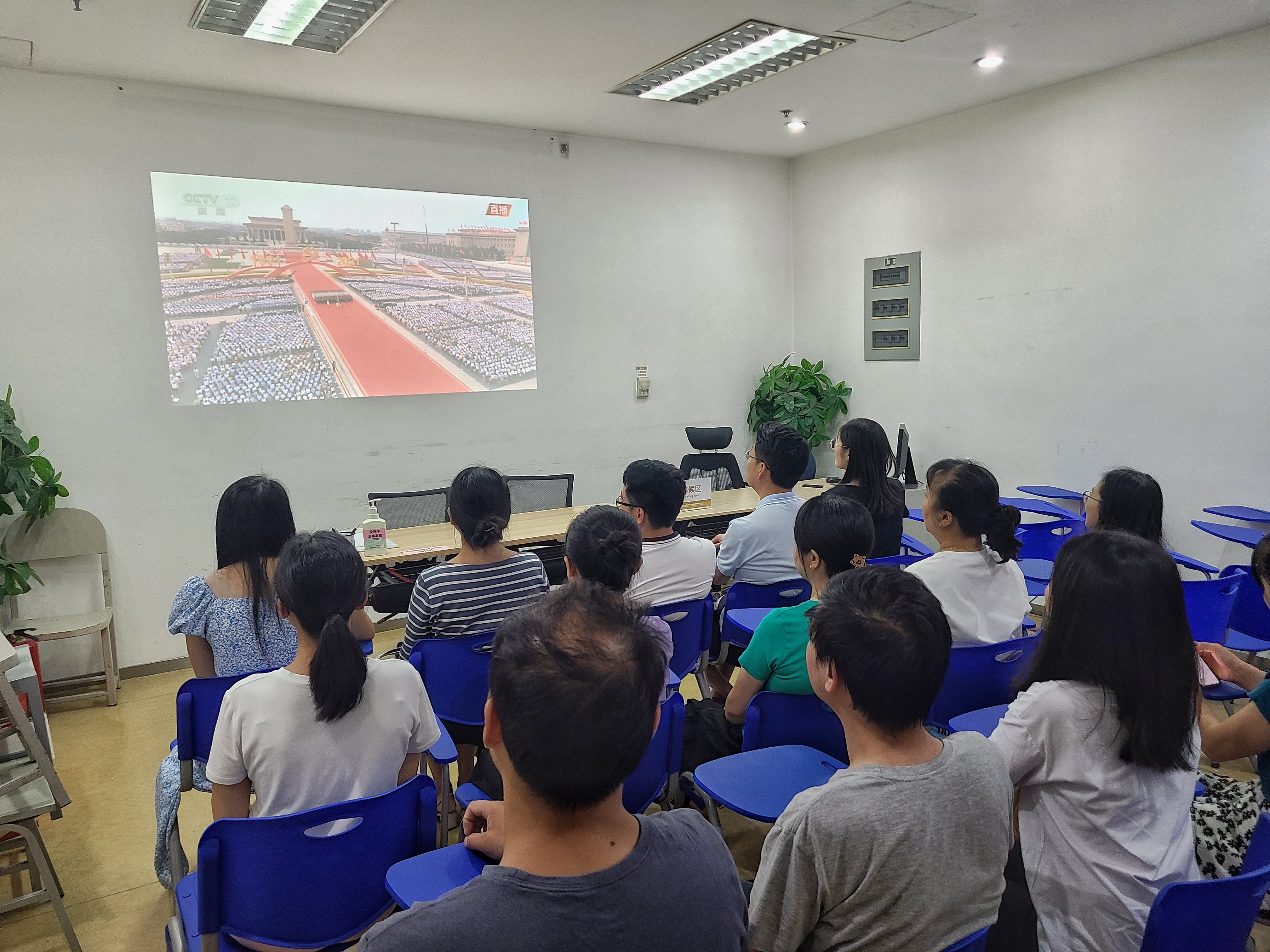 慶祝建黨100周年 砥礪初心闊步前行